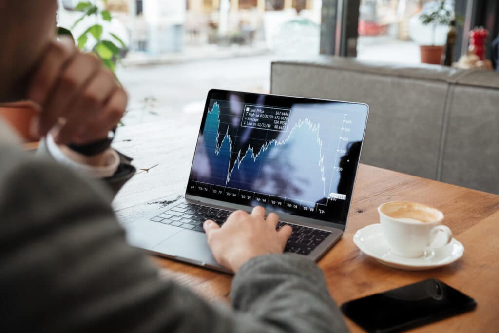 Technical Indicators Used by Swing Traders