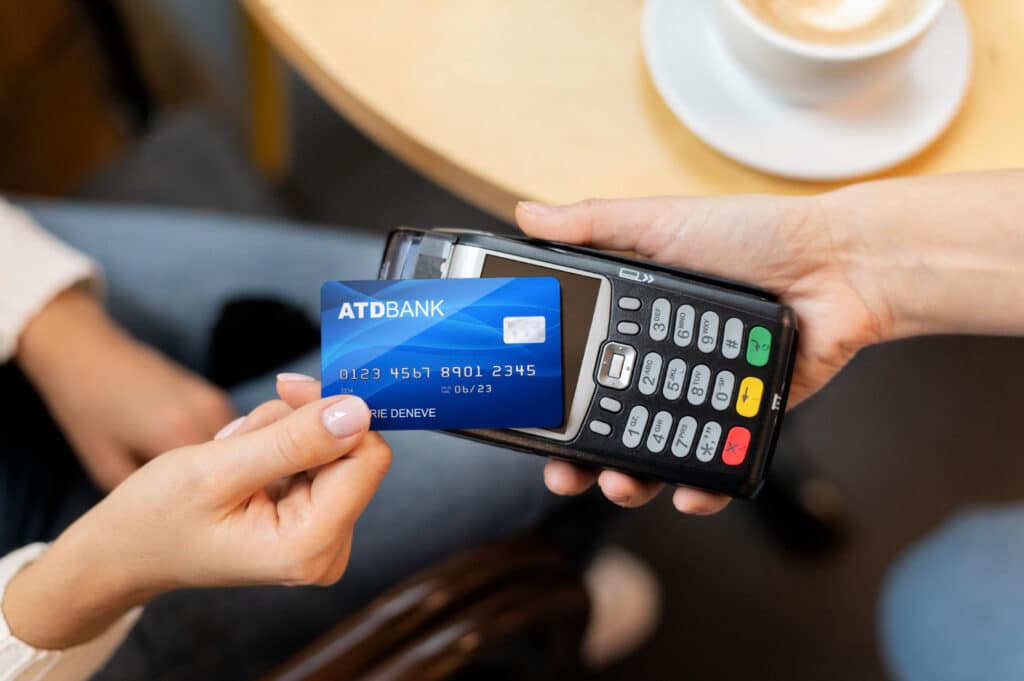 Maximizing Benefits from Zero-Interest Credit Cards