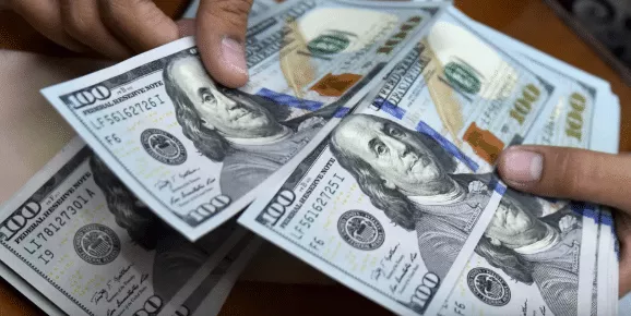 USD / JPY