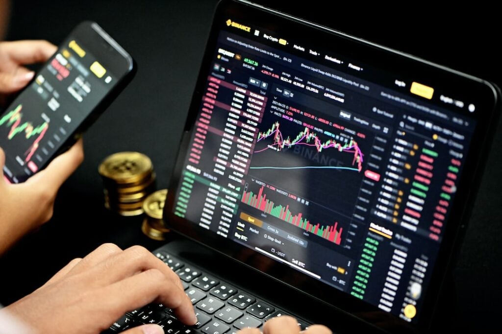Moving Average Crossover identifies clear directional trend changes.